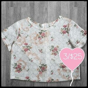 ⭐3/$25⭐ OVS Floral Crochet Cropped Short Sleeve Top
